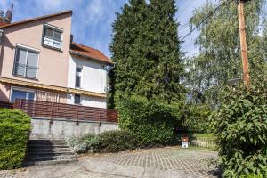 Dollár Apartman