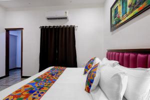FabHotel Kences Inn