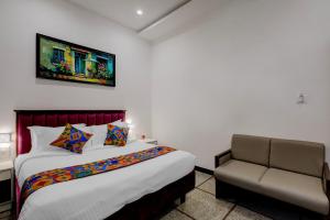 FabHotel Kences Inn