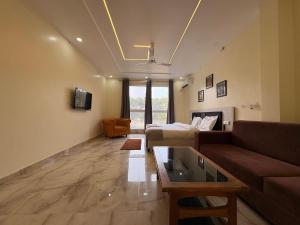Pratap Living The Villa and Homestay - Golf City