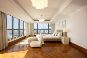 Luxury 5BR Duplex Penthouse with Panoramic Sea Views