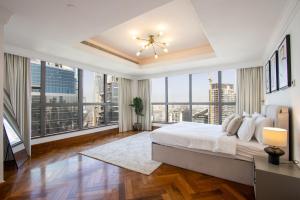 Luxury 5BR Duplex Penthouse with Panoramic Sea Views