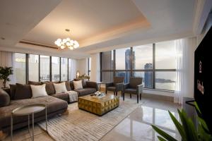 Luxury 5BR Duplex Penthouse with Panoramic Sea Views