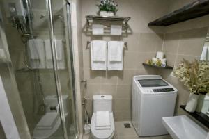 1BR Fully Furnished Condo Across Moa-Shore 3
