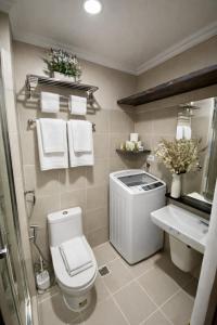 1BR Fully Furnished Condo Across Moa-Shore 3