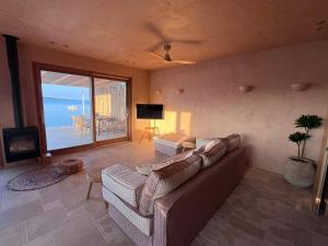 Aliki Seafront Apartment