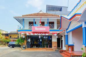 TwoSpaces Living at Matahari Homestay, Batu