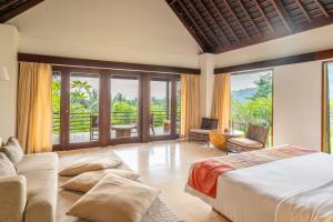 Luxury Family Villa with sunset view