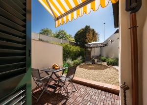 Vintage Apartment with Private Garden in Florence