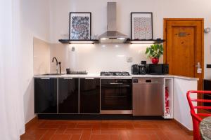 Vintage Apartment with Private Garden in Florence