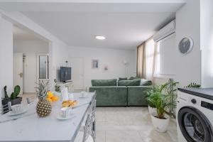 Renovated Modern Home with Parking in Heraklion