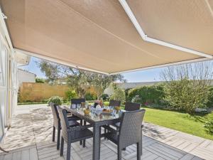 Piscine, jardin et barbecue, maison pour 8