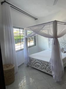 Two bedroom two bed beachfront apartment with large pool