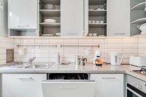 plac Jana Pawła II 7 by Homeprime