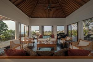 The Shanti Residence by Nakula