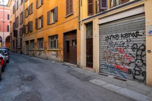 2min dalle Due Torri, Appartamento con 2 Camere e 2 Bagni