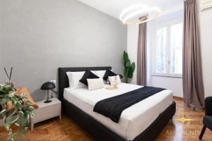 Axis Mundi Apartment and Suites - Via del Corso, 2 min to Spanish Steps, Historic Center, Luxury Design