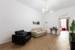 Axis Mundi Apartment and Suites - Via del Corso, 2 min to Spanish Steps, Historic Center, Luxury Design