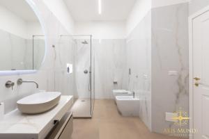 Axis Mundi Apartment and Suites - Via del Corso, 2 min to Spanish Steps, Historic Center, Luxury Design