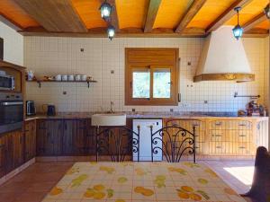 Villa Relax, 10 pax piscina, barbacoa privada, 15km lloret de mar