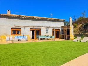 Villa Relax, 10 pax piscina, barbacoa privada, 15km lloret de mar