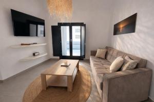 Rosaviglia Luxury Villa - an Oia Private Hideaway