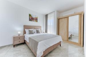 ARA Lux Apartments