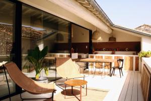 Le 19-21 - Un amour dhotel