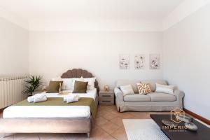 Imperium Luxury Flat - 12Pax, 4 BDRM, 8 min Metro, City Center, A-C