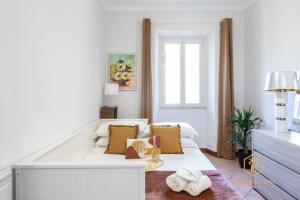 Imperium Luxury Flat - 12Pax, 4 BDRM, 8 min Metro, City Center, A-C