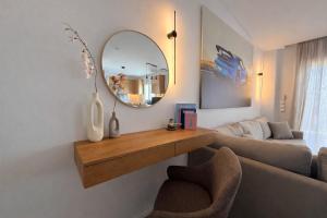 Aura Residence Beachfront by Horizon Homes