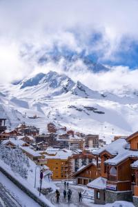 Val Thorens 4 flocons or, 42 m2, vue sur les glaciers, SUD