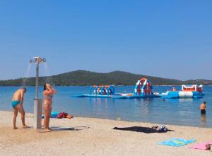 Holiday apartment in Zaboric with sea view, balcony, air conditioning, WiFi 5177-1