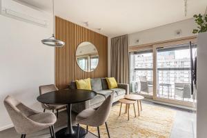 P&O Apartments Mennica Residence X