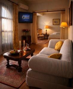 Great Greece Le Convivial Suites