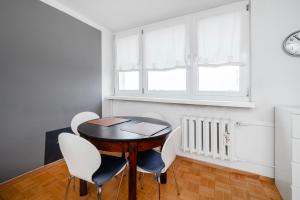 Kasprzaka Harmony Apartment by BookingHost