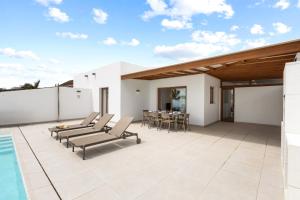 Villa Los Altos Naira 3A by Escape Home