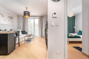 Comfortable Apartment with Parking near Progresja Music Club