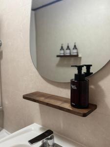 Mor stay6 People,Airport Bus,Mang-won Market 3 Min,홍대 10 Min,명동 20 Min,Han River Park