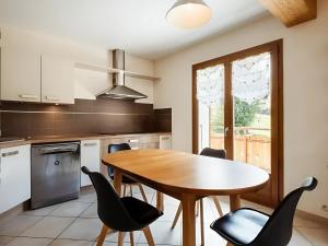 3 Pièces avec WiFi et Parking, Proche Pistes, Ensoleillé - FR-1-304-183