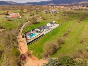 Decimum - Private Luxury Villa with Heated Pool & Spa near Split
