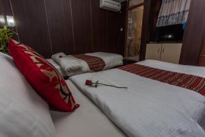 Travelers Holiday Inn