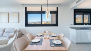 EAGLE TOWER sea view apartment