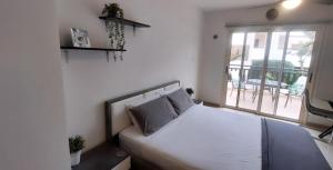 Modern Studio apartment Armonia Court