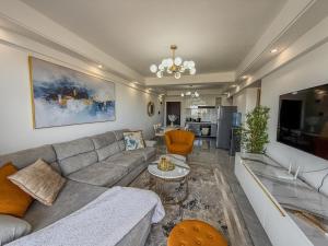 Stylish 2-Bedroom in Westlands, Views, Pool & Gym