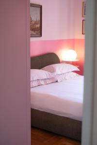 TrastevereHome - Elegant and Quiet 3 bedroom Home in Trastevere with Elevator