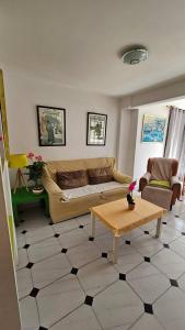 apartment 6