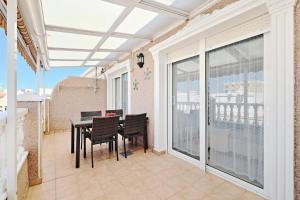 Ático SolMar - New Renovated Apartment Near Playa Los Locos & Del Cura