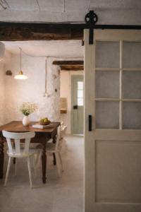 Charming garden apartment in a 1920s stone house