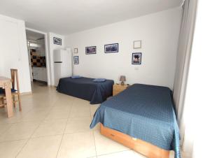 Olympia Studio with balcony and pool, Las Americas